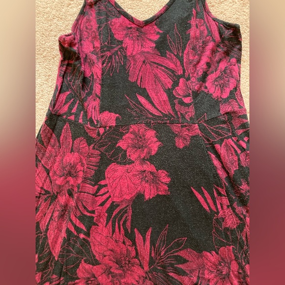 Red and Black Floral Strappy Mini Dress 🖤♦️🖤🥀🖤🌺 - Picture 7 of 7